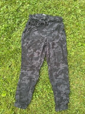 Rewash Women’s Black Camouflage Jogger Pants